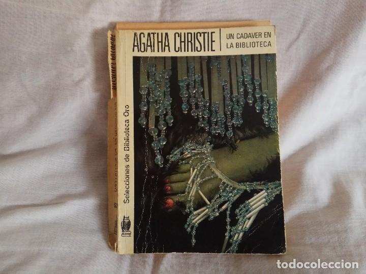 Libros: UN CAD&Aacute;VER EN LA BIBLIOTECA-AGATHA CHRISTIE