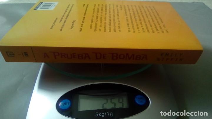 Libros: A PRUEBA DE BOMBA.- EMILY GIFFIN - Foto 4
