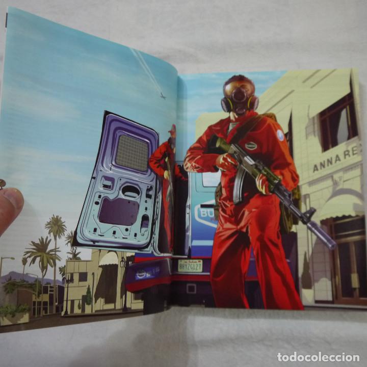 Libros: GU&Iacute;A OFICIAL GRAND TEFT AUTO V - Foto 3