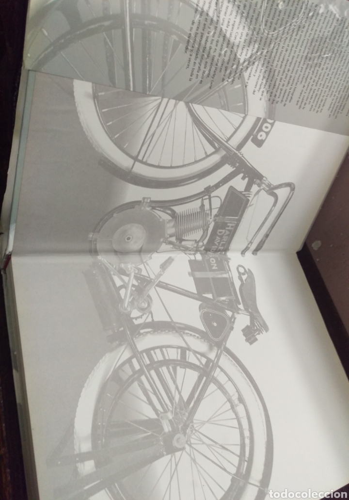 Libros: HARLEY DAVIDSON un estilo de vida - Albert Saladini / Pascal Szymezak - Foto 2