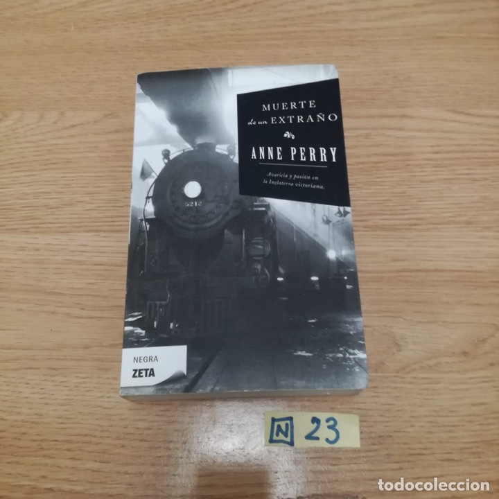 Libros: Muerte de un extra&ntilde;o - Foto 1
