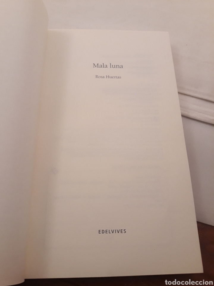 Libros: Mala luna.Rosa Huertas.Edelvives. - Foto 3