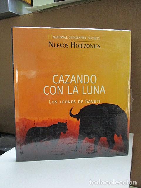 Libros: JOUBERT, Dereck y Beverly. - CAZANDO CON LA LUNA. Los leones de Sabuti. - Foto 1