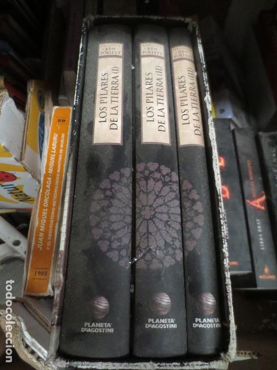 Libros: los pilares de la tierra - Foto 1