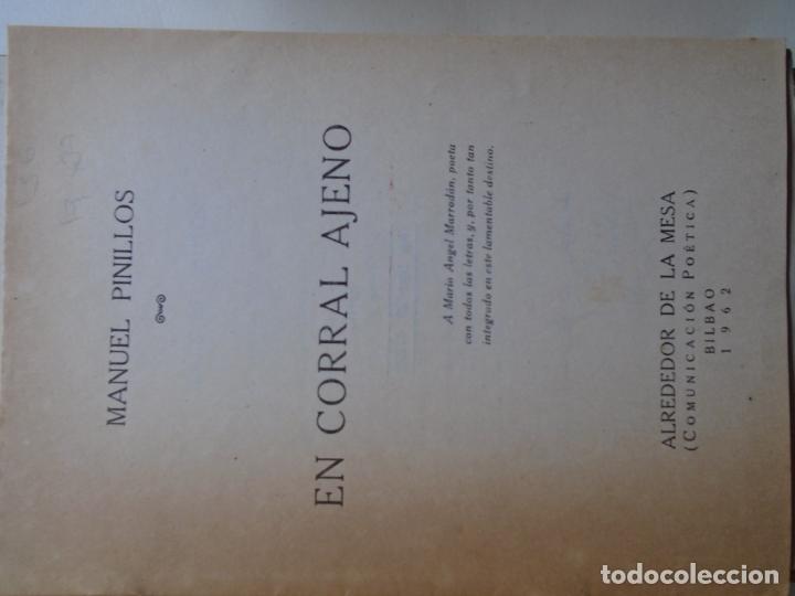 Libros: En Corral Ajeno. (Dedicatoria aut&oacute;grafa) - Pinillos, Manuel. - Foto 2