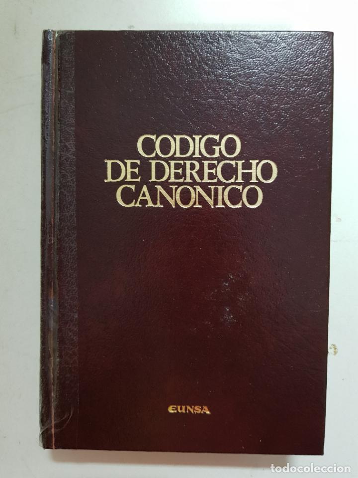 Libros: C&oacute;digo de Derecho Can&oacute;nico / INSTITUTO MART&Iacute;N DE AZPILCUETA - Foto 1