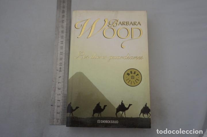 Libros: (9E) LOS DIOSES GUARDIANES - BARBARA WOOD / DEBOLSILLO - Foto 1