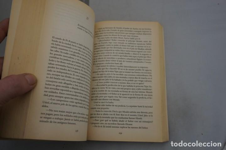 Libros: (10E) MOISES EL FARAON REBELDE - BERNARD SIMONAY / DEBOLSILLO - Foto 4