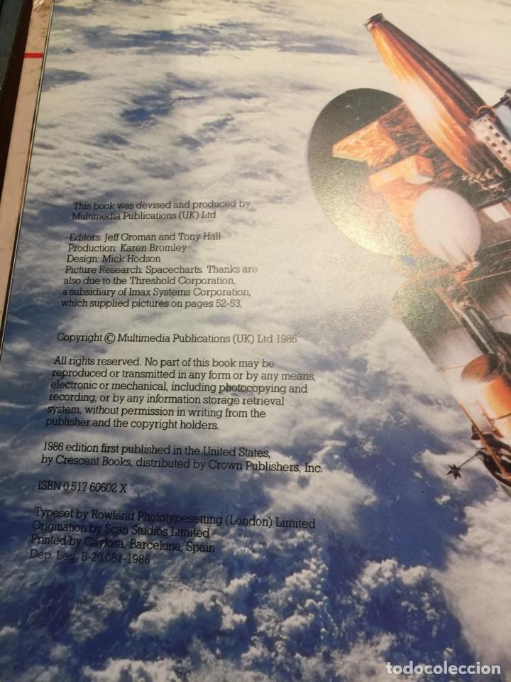 Libros: Living in Space - Kerrod, Robin - Foto 10