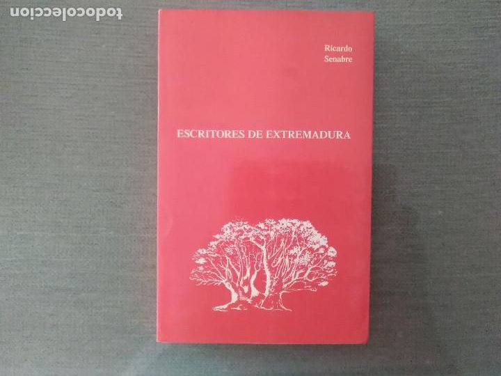 Libros: LIBRO ESCRITORES DE EXTREMADURA RICARDO SENABRE - Foto 1