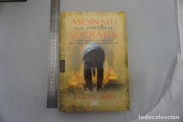 Libros: (14A) - ASESINATO EN EL JARDIN DE SOCRATES - SASCHA BERST / ALGAIDA INTER - Foto 1