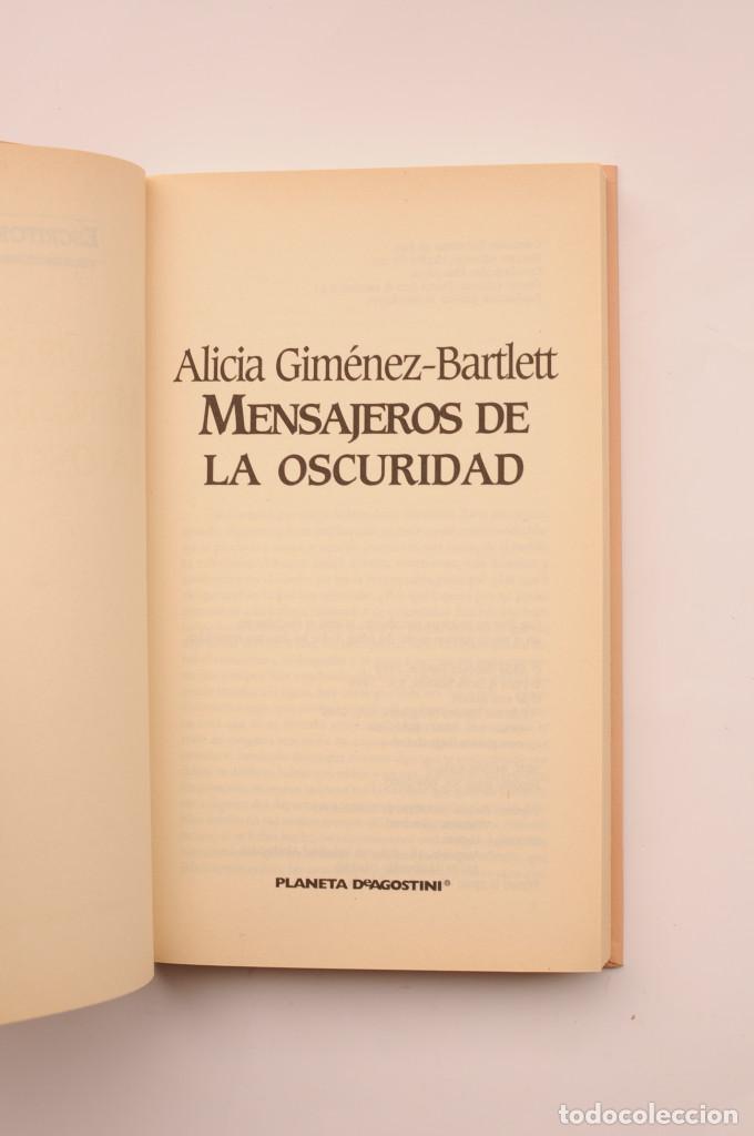 Libros: Mensajeros de la oscuridad - GIM&Eacute;NEZ BARTLETT, Alicia - Foto 2