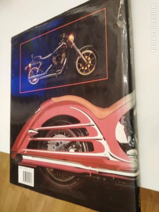 Libros: Harley davidson. The ultimate machine / T. Rafferty. London : Tiger, 1993 - Foto 11