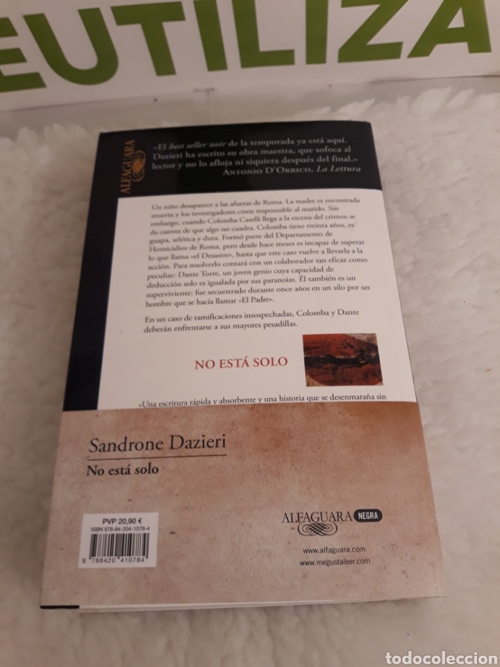 Libros: Sandrone Dazieri.No estas solo.Alfaguara. - Foto 2