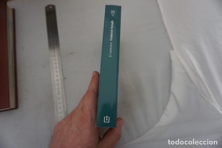 Libros: AR/2/ EL VETERANO - FREDERICK FORSYTH / DEBOLSILLO - Foto 2