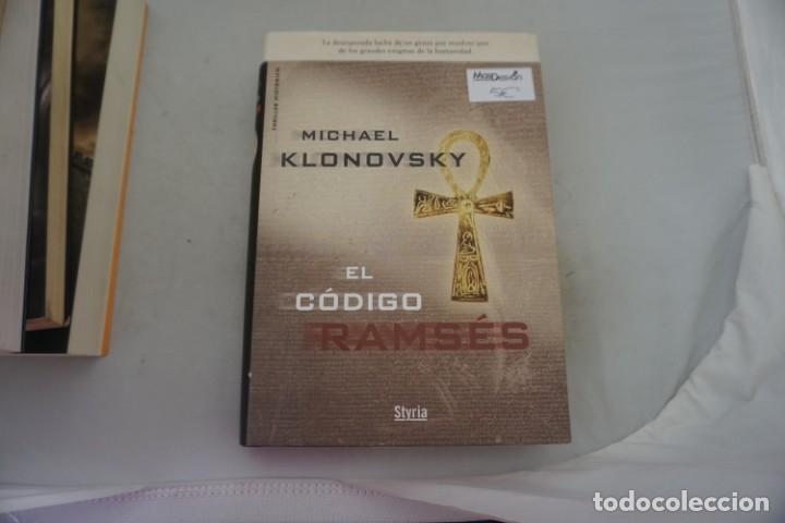 Livros em segunda m&atilde;o: AR/3/ EL CODIGO RAMSES - MICHAEL KLONOVSY / STYRIA