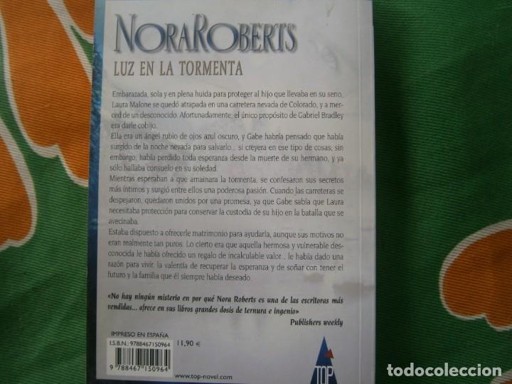 Libros: NORA ROBERTS, LUZ EN LA TORMENTA - Foto 2