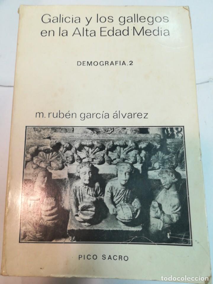 Livros em segunda m&atilde;o: FABIENNE PAVIA El mundo de los perfumes S583T