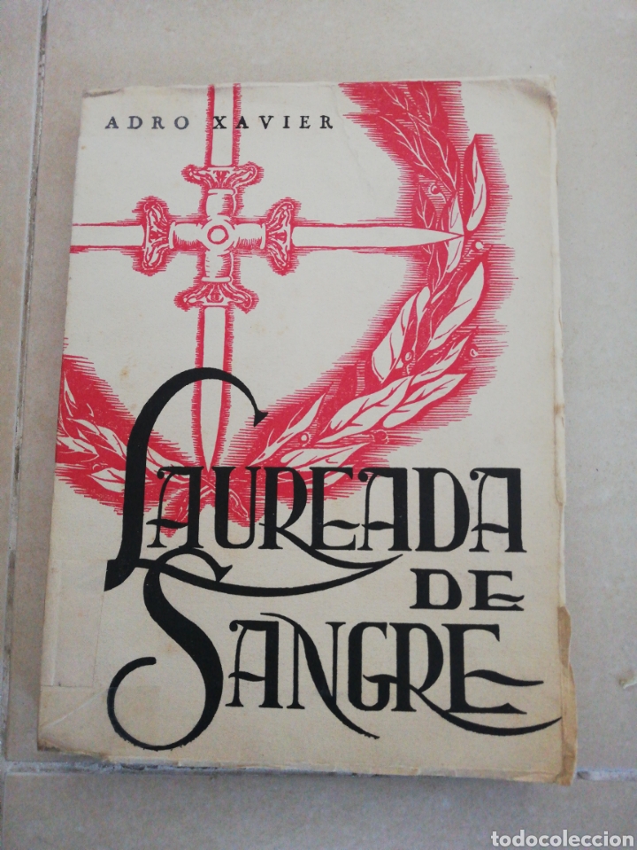 Libros: Laureada de sangre, Adro Xavier, casa Martin - Foto 1