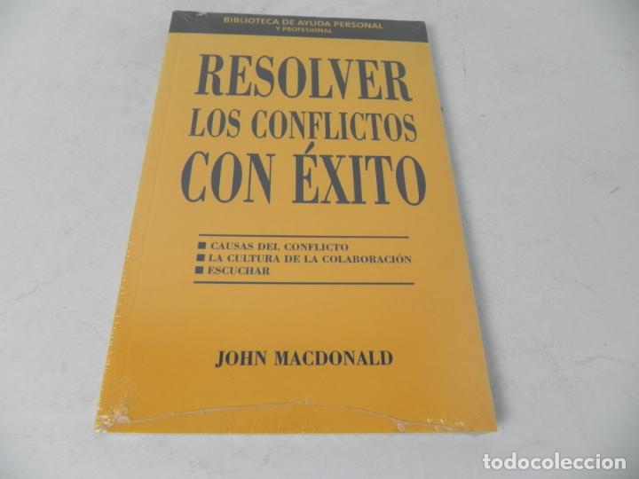 Libros: RESOLVER LOS CONFLICTOS CON &Eacute;XITO (JOHN MACDONALD) PRECINTADO (NIEVO) - Foto 2