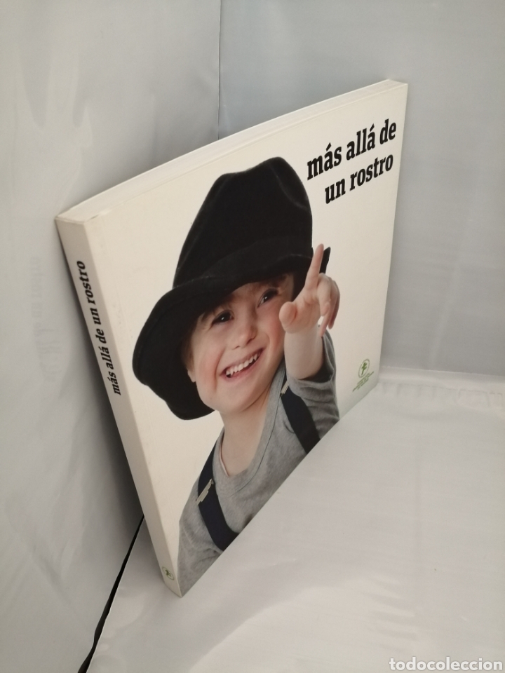 Libros: M&aacute;s all&aacute; de un rostro (libro de la exposici&oacute;n M&aacute;s all&aacute; de un Rostro) - Foto 3