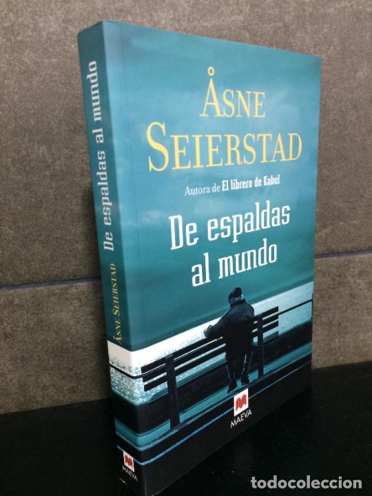 Libros: De espaldas al mundo. Asne Seierstad. - Foto 1