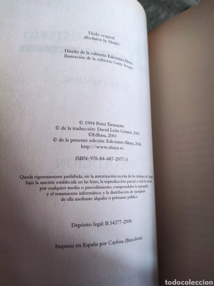 Libros: Absoluci&oacute;n por Asesinato. Peter Tremayne - Foto 3