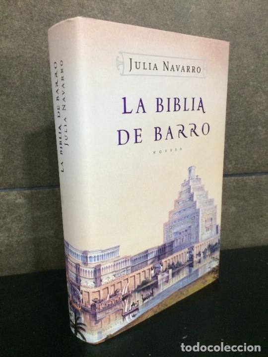Libros: La Biblia de barro (&Eacute;xitos), Navarro, Julia - Foto 1