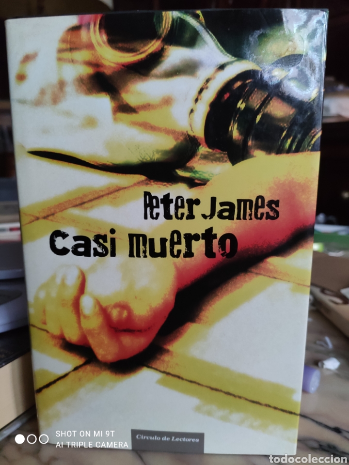 Libros: Casi Muerto. Peter James - Foto 1