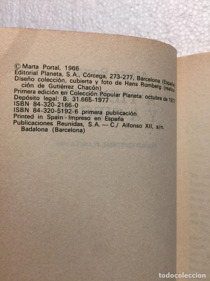 Libros: A tientas y a ciegas - Marta Portal - Foto 2