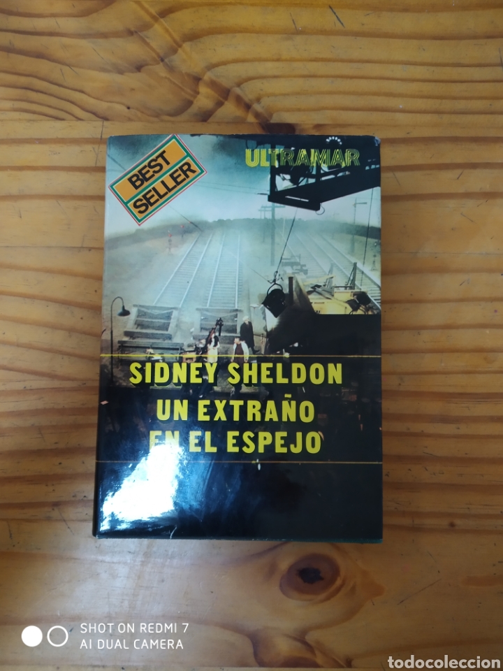 Libros: Un extra&ntilde;o en el espejo - Foto 1