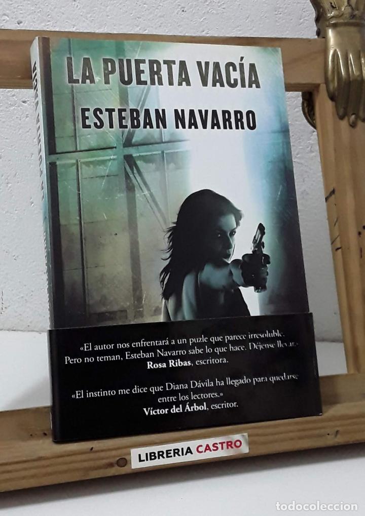 Libros: La puerta vac&iacute;a - Esteban Navarro - Foto 1