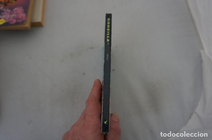 Libros: 13B/ GODZILLA - LA NOVELA DE LA PELICULA / GAVIOTA - Foto 2