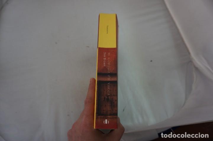 Libros: 8C/ DAN BROWN - EL CODIGO DA VINCI / UMBRIEL - Foto 2