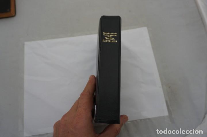 books: TRADUCCION DEL NUEVO MUNDO DE LAS SANTAS ESCRITURAS - 1987