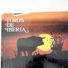 Libri di seconda mano: TOROS DE IBERIA: VIDA Y MUERTE DEL TORO DE LIDIA.- VAVRA, ROBERT. Lote 273779858