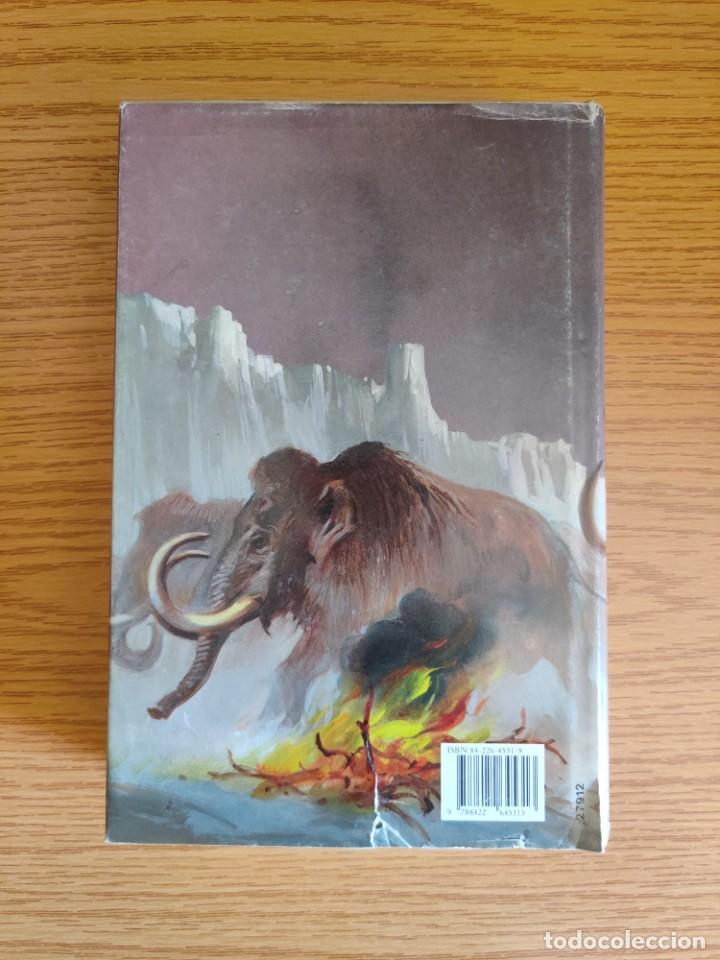 Libros: Los Cazadores de Mamuts - Jean M. Auel. C&iacute;rculo de Lectores - Foto 2