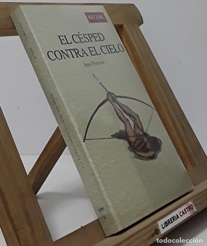 Libros: El c&eacute;sped contra el cielo - Joan Perucho - Foto 1