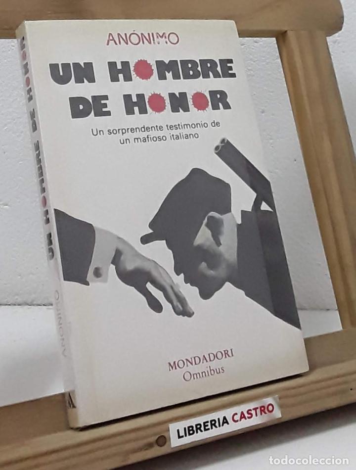 Libros: Un hombre de honor - An&oacute;nimo - Foto 1