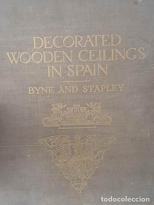 Livros em segunda m&atilde;o: Decorated Wooden Ceilings in Spain. A Collection of Photographs and Measured Drawings with Descripti