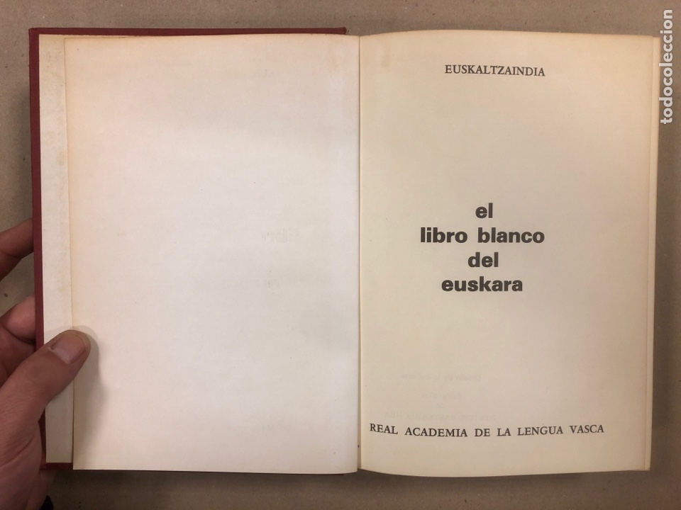 Libros: EL LIBRO BLANCO DEL EUSKARA. EUSKALTZAINDIA. REAL ACADEMIA DE LA LENGUA VASCA 1977. - Foto 2
