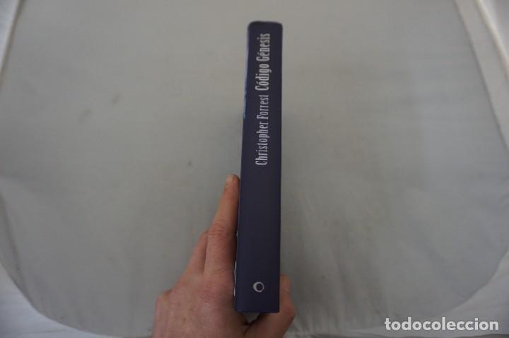 Libros: AR12-B/ CODIGO GENESIS - CHRISTOPHER FORREST / TAPA DURA CIRCULO LECTORES - Foto 2