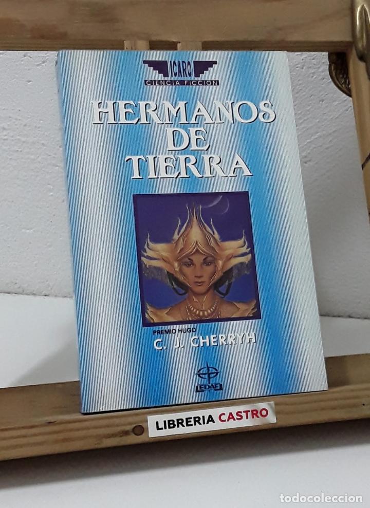 Libros: Hermanos de tierra - C. J. Cherryh - Foto 1