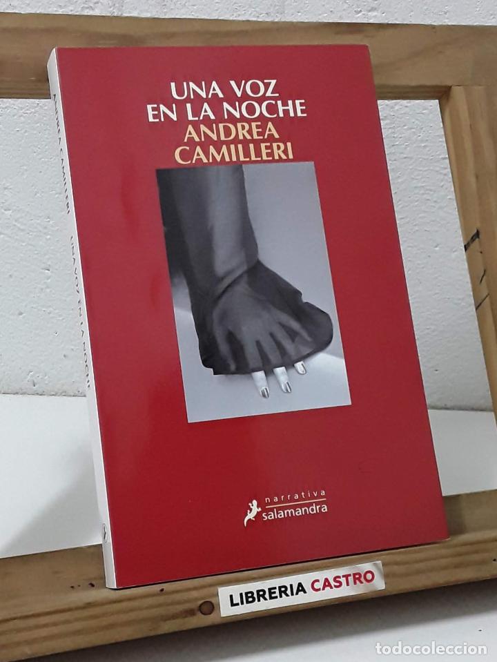 Libros: Una voz en la noche - Andrea Camilleri - Foto 1