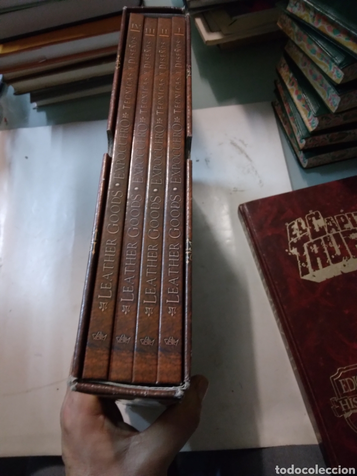 Libros: T&eacute;cnicas y dise&ntilde;os expocuero,Ediciones Daly,, 4 tomos - Foto 3