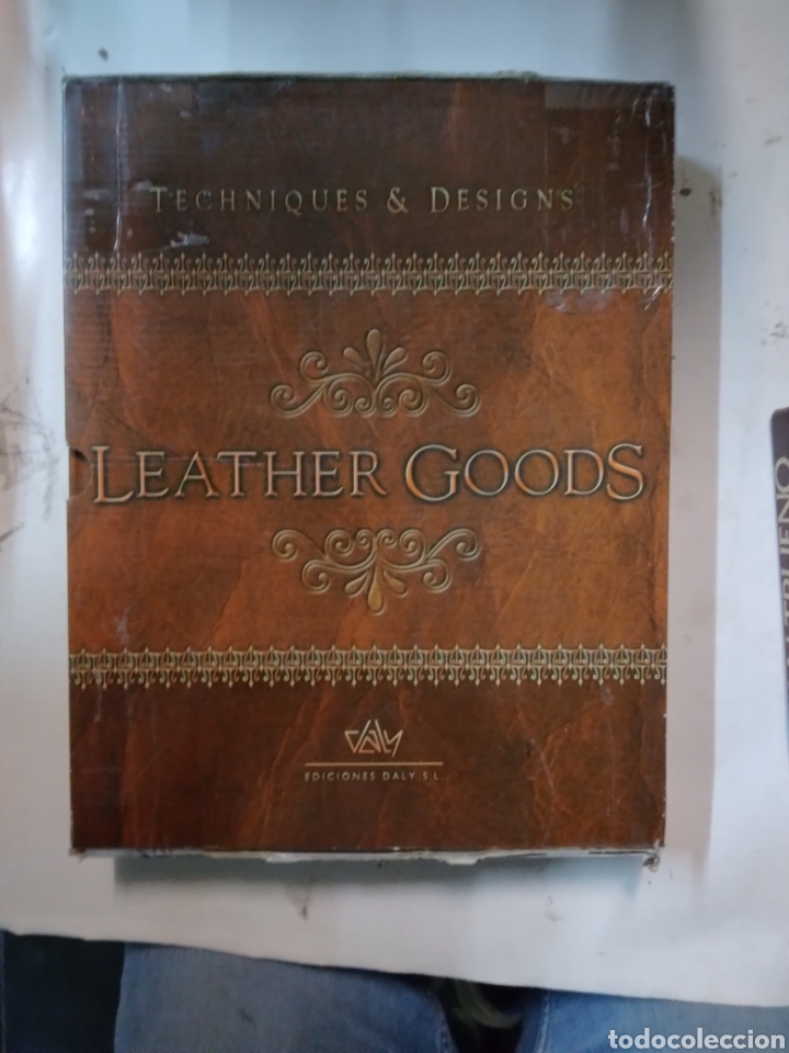 Libros: T&eacute;cnicas y dise&ntilde;os expocuero,Ediciones Daly,, 4 tomos - Foto 1