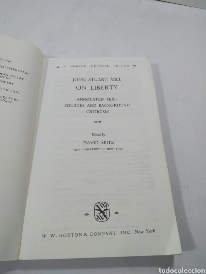 Libros: On Liberty. John Stuart Mill. A Norton Critical Edition. Edited By David Spitz. - Foto 2