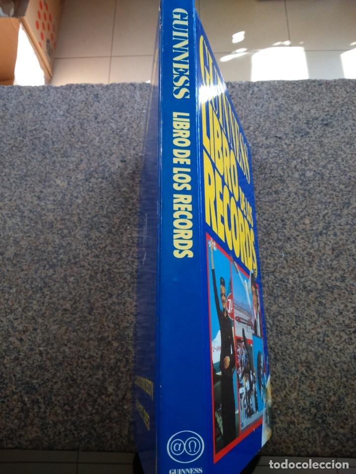 Libros: GUINNESS - LIBRO DE LOS RECORDS -- CIRCULO 1981 -- - Foto 4