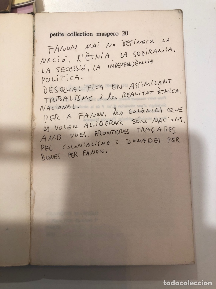 Libros: Les damn&eacute;s de la terre. Frantz Fanon - Foto 2