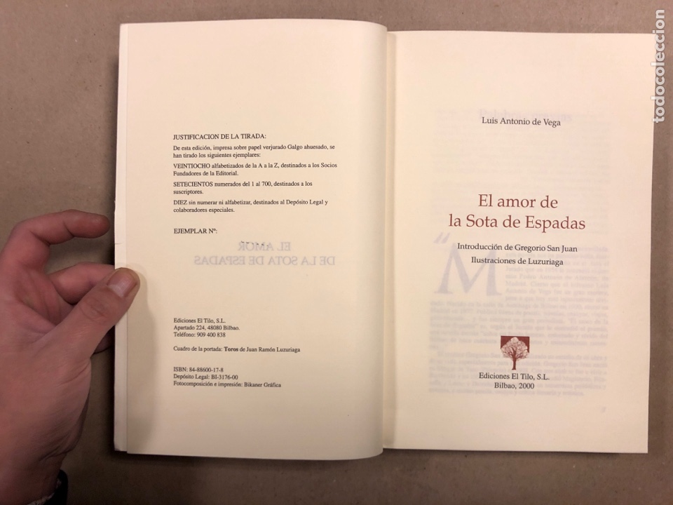 Libros: EL AMOR DE LA SOTA DE ESPADAS. LUIS ANTONIO DE VEGA. EDICIONES EL TILO 2000 - Foto 2